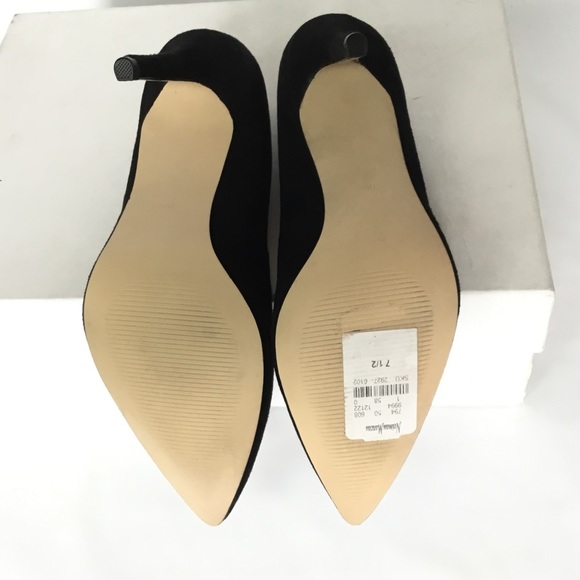 Neiman Marcus NWT Black Suede Heels. Sz 7.5 - Picture 5 of 5